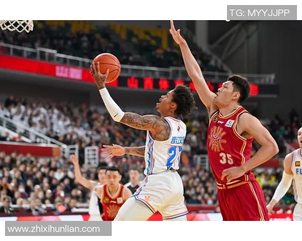 热火与山猫激战成61分悬殊比分赛场精彩瞬间回顾与分析