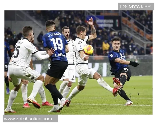 马丁内斯的传奇人生与足球生涯探索之旅 马丁内斯的传奇人生与足球生涯探索之旅