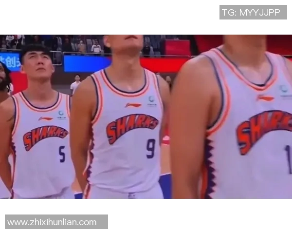 上海男篮迎战八一双鹿全力争胜展现球队实力与团结精神