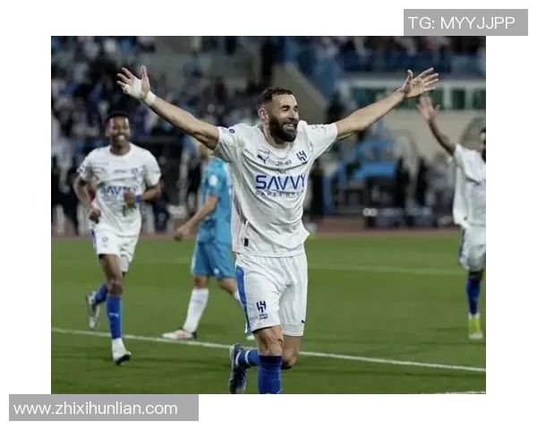 本泽马:从足球天才到传奇射手的辉煌旅程与荣耀时刻 本泽马:从足球天才到传奇射手的辉煌旅程与荣耀时刻